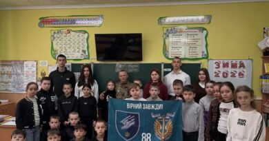 ЮНІ ВОЛОНТЕРИ ОЗ БОЛГРАДСЬКИЙ ЛІЦЕЙ ОТРИМАЛИ ОСОБЛИВИЙ ПОДАРУНОК ВІД ЗАХИСНИКІВ УКРАЇНИ.