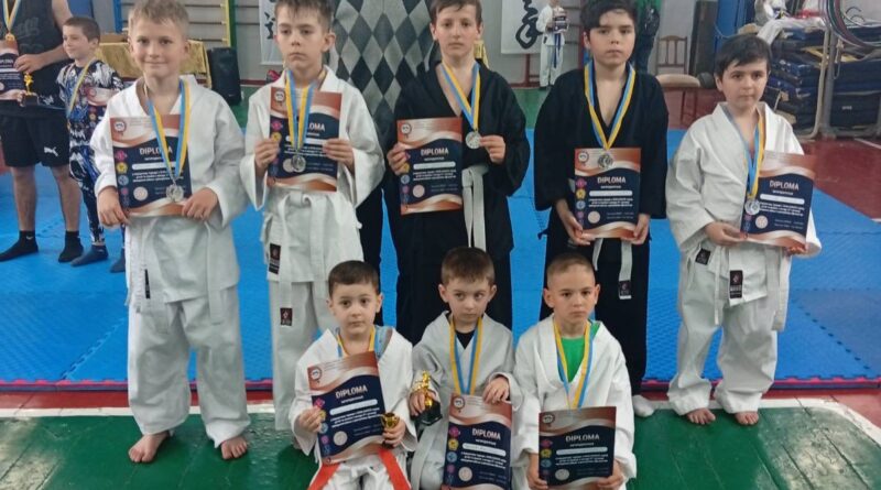 НОВИНИ ГРОМАД: ПЕРШІ ДОСЯГНЕННЯ ТА ВПЕВНЕНИЙ СТАРТ ВИХОВАНЦІВ КРИНИЧНЕНСЬКОЇ ГРОМАДИ