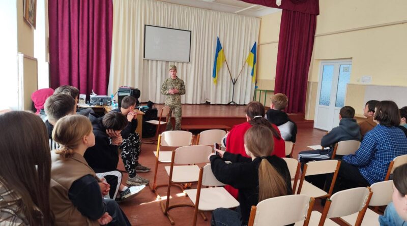 НОВИНИ ГРОМАД: ПРОФОРІЄНТАЦІЙНА ЗУСТРІЧ У СОБОРНЕНСЬКОМУ ЛІЦЕЇ БЕССАРАБСЬКОЇ ГРОМАДИ