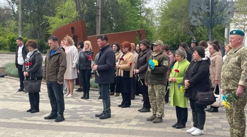 ДЗВІН ПАМ’ЯТІ: У БОЛГРАДІ ВШАНУВАЛИ ГЕРОЇВ, ЯКІ ВІДДАЛИ ЖИТТЯ ЗА ВОЛЮ УКРАЇНИ