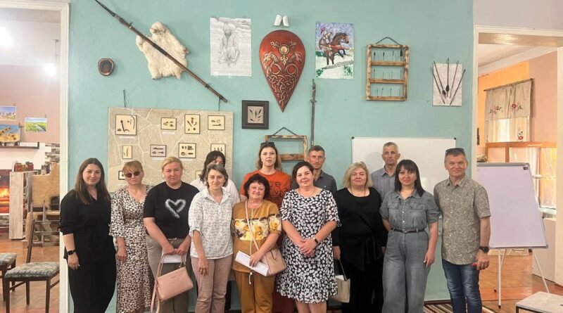 НОВИНИ ГРОМАД: КРУГЛИЙ СТІЛ ІЗ ПРИЙОМНИМИ СІМ’ЯМИ ТА ДИТЯЧИМИ БУДИНКАМИ СІМЕЙНОГО ТИПУ В АРЦИЗЬКІЙ ГРОМАДІ