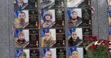 МІТИНГ – РЕКВІЄМ ПРИСВЯЧЕНИЙ ВІДКРИТТЮ МЕМОРІАЛЬНИХ ДОЩОК ЗАГИБЛИМ ВОЇНАМ БЕССАРАБСЬКОЇ ГРОМАДИ МІТИНГ – РЕКВІЄМ ПРИСВЯЧЕНИЙ ВІДКРИТТЮ МЕМОРІАЛЬНИХ ДОЩОК ЗАГИБЛИМ ВОЇНАМ БЕССАРАБСЬКОЇ ГРОМАДИ