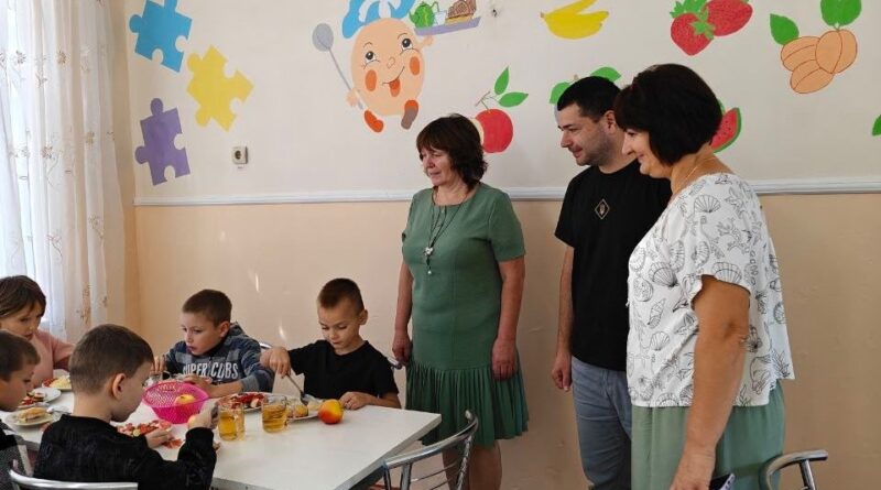 У ТЕПЛИЦЬКІЙ ГРОМАДІ ПЕРЕВІРИЛИ ОРГАНІЗАЦІЮ БЕЗОПЛАТНОГО ХАРЧУВАННЯ УЧНІВ