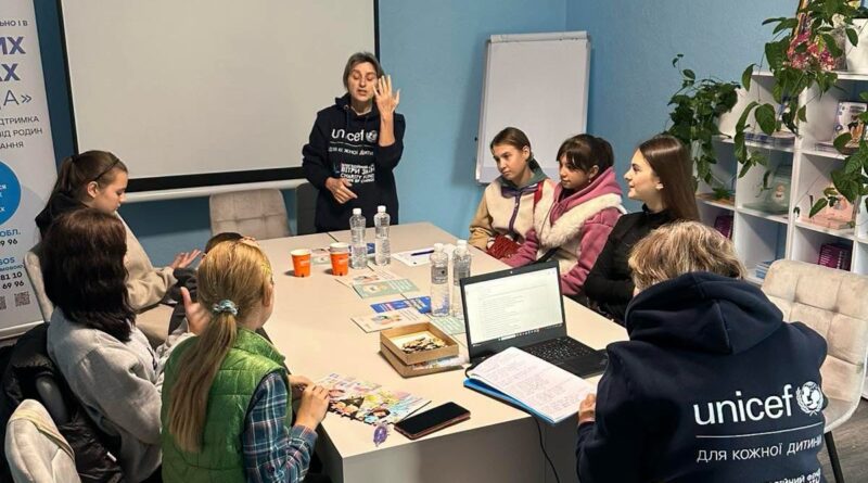 НОВИНИ ГРОМАД: У СІМЕЙНОМУ ЦЕНТРІ «ПОРАДА» В МІСТІ АРЦИЗ ВІДБУЛАСЯ ЗУСТРІЧ ДІВОЧОГО КЛУБУ, ПРИСВЯЧЕНА ТЕМІ «ГЕНДЕРНІ СТЕРЕОТИПИ» НОВИНИ ГРОМАД: У СІМЕЙНОМУ ЦЕНТРІ «ПОРАДА» В МІСТІ АРЦИЗ ВІДБУЛАСЯ ЗУСТРІЧ ДІВОЧОГО КЛУБУ, ПРИСВЯЧЕНА ТЕМІ «ГЕНДЕРНІ СТЕРЕОТИПИ»